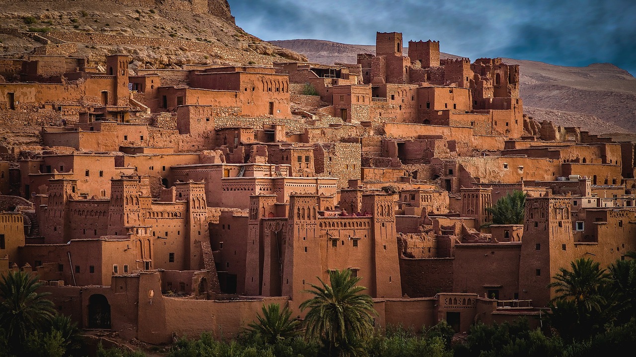 Jour 5. Zagora, Oasis de Fint, Ait Ben Haddou, Ouarzazate (200 KM) :